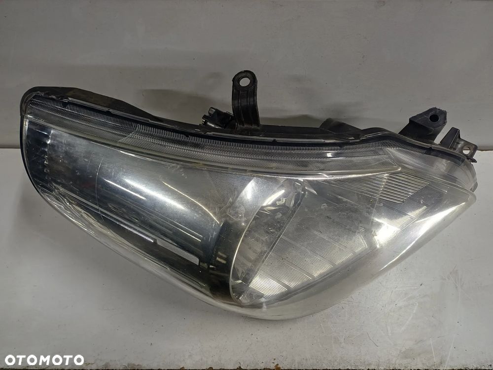 Lampa prawy przod toyota corolla verso II 09-13r europa - 5