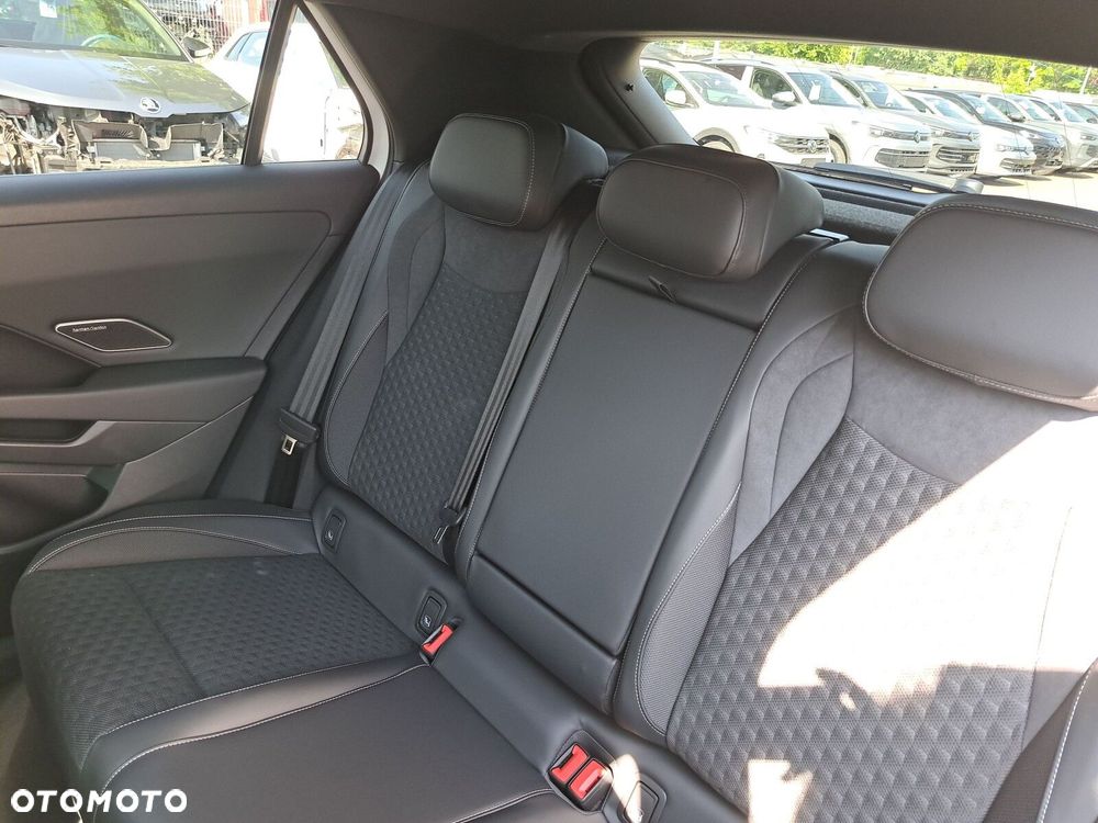Volkswagen T-Roc - 17