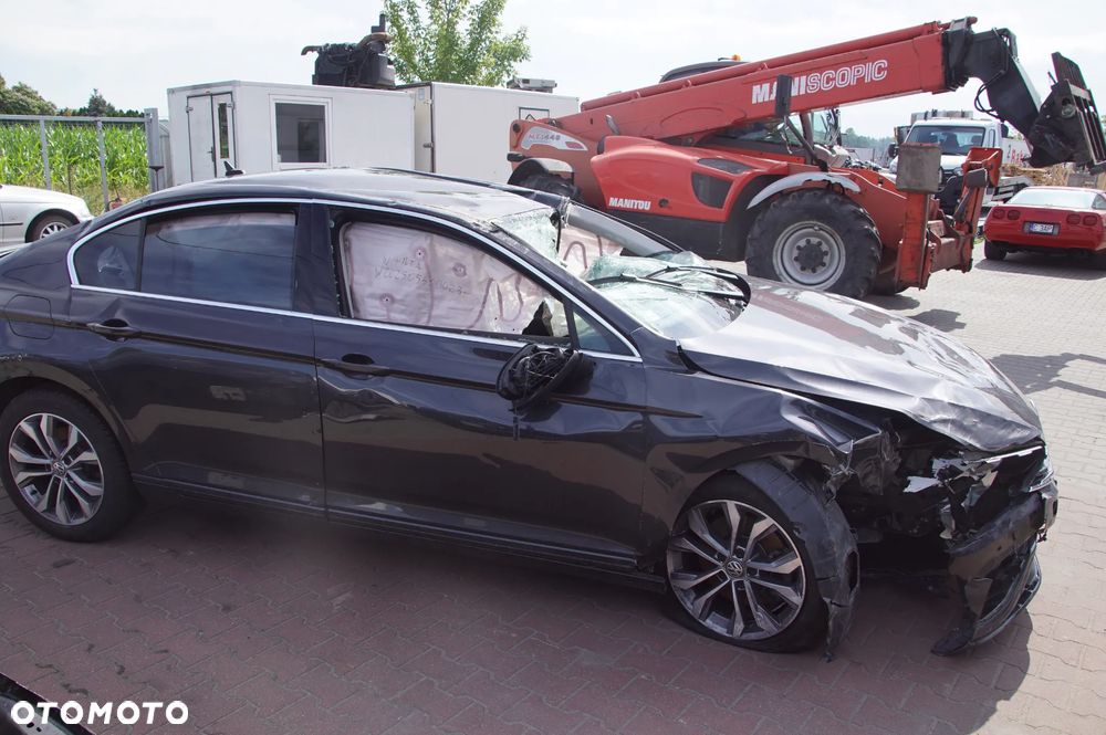 Auto na części - Volkswagen Passat B8 Sedan Lift 2.0 TDI 150 KM DSRB UEM LB7R 57 TYS. KM 2020R Silnik Skrzynia Drzwi Lampa Klapa Zderzak Deska Kokpit Sterownik Moduł Radio Felga - 5