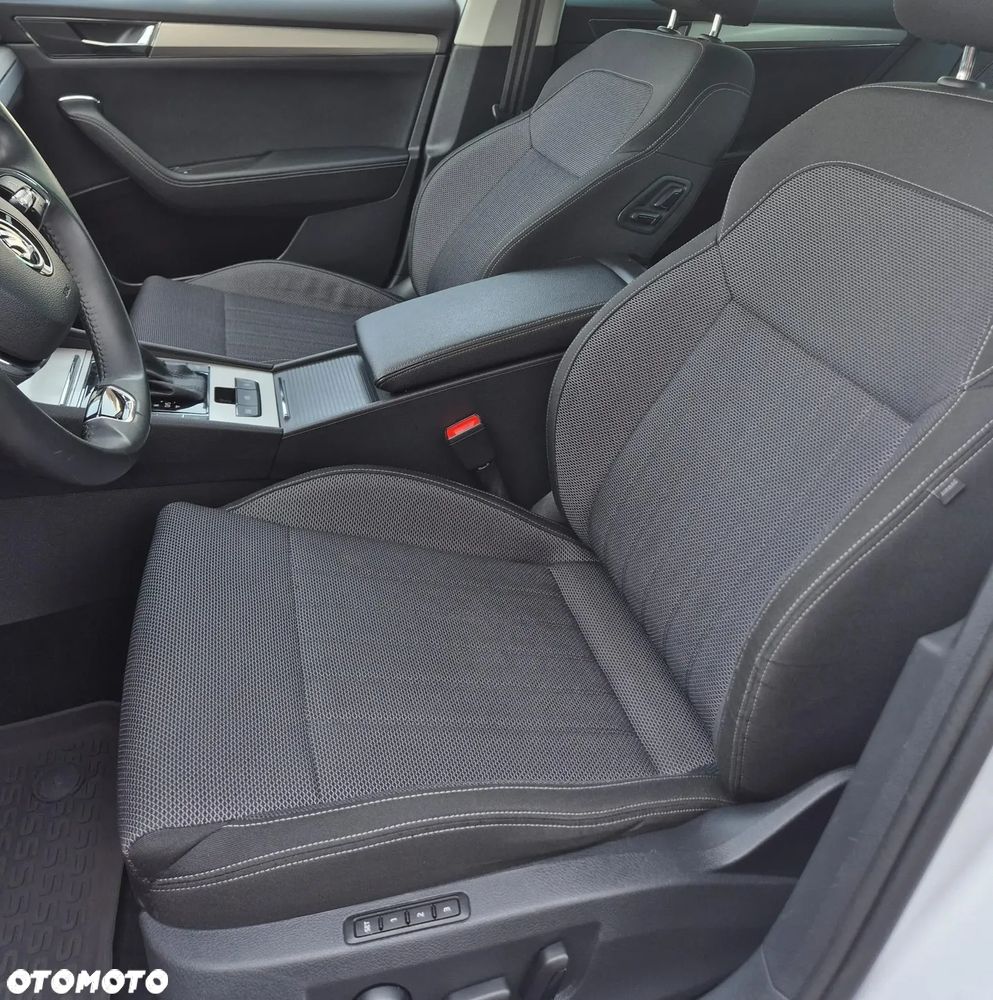 Skoda Superb 2.0 TDI SCR 4x4 Style DSG - 8
