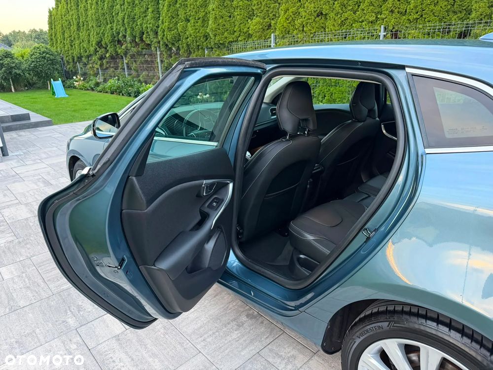 Volvo V40 D2 Summum - 17