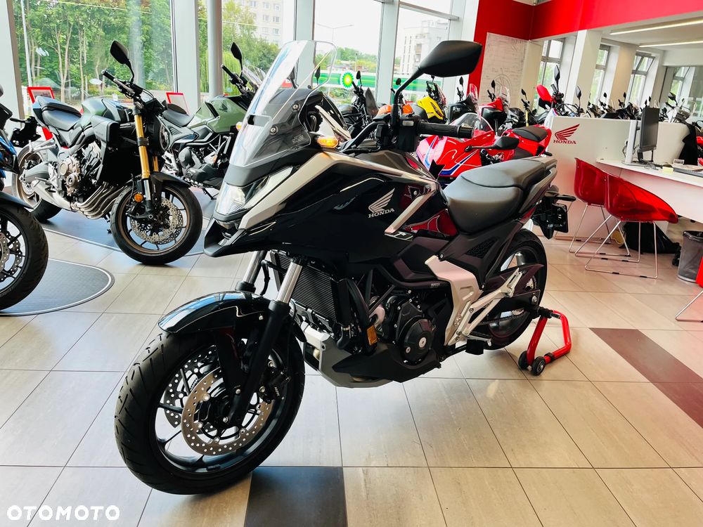 Honda NC - 16