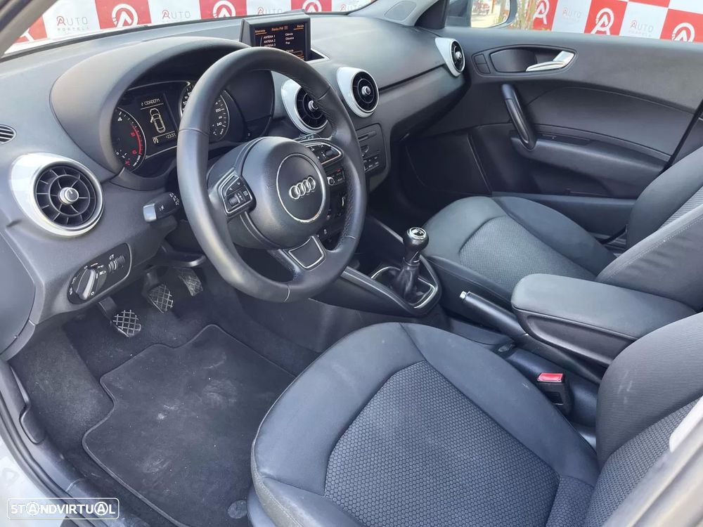 Audi A1 Sportback 1.6 TDI S-line - 11