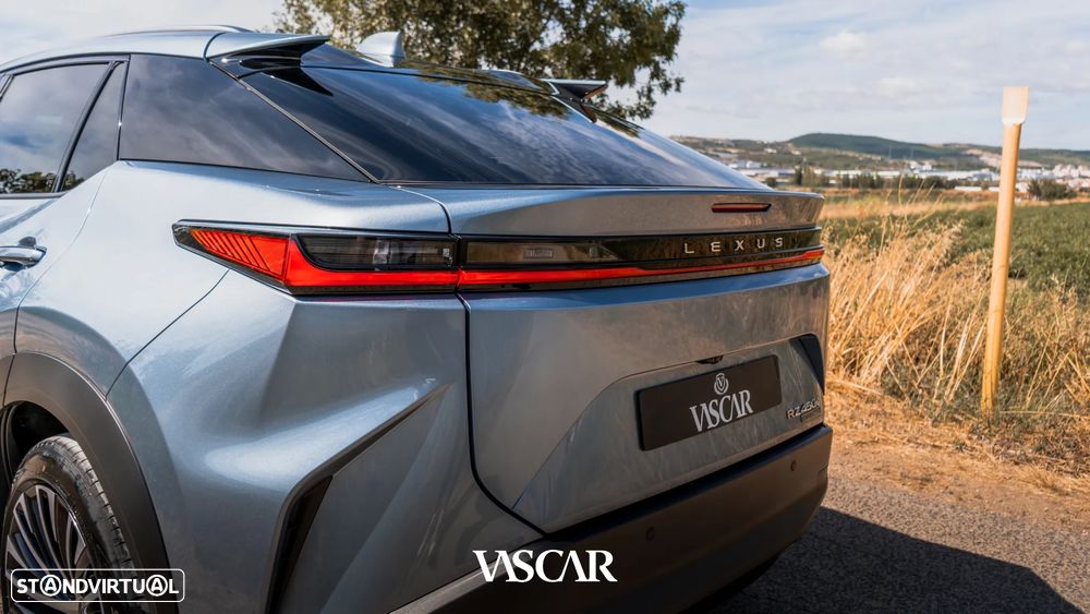 Lexus RZ 450e Luxury Pack - 32