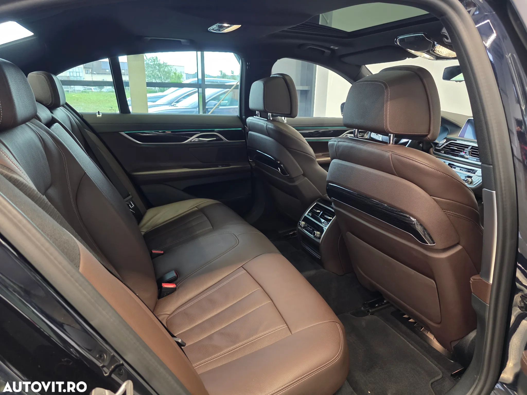 BMW Seria 7 730d xDrive MHEV - 12