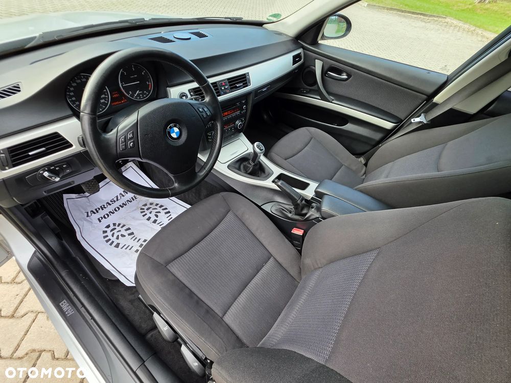 BMW Seria 3 318d DPF Edition Exclusive - 22