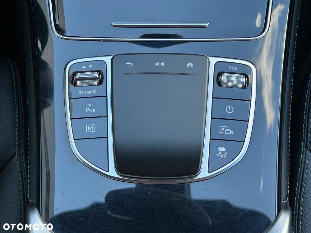 Mercedes-Benz GLC 300 e 4-Matic Business Edition - 26