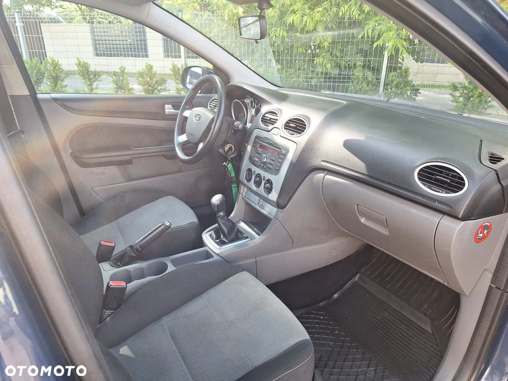 Ford Focus 1.8 Style - 25