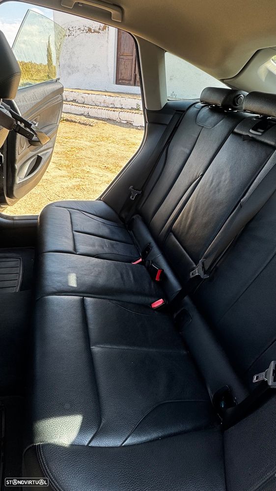 BMW 318 d Auto - 6