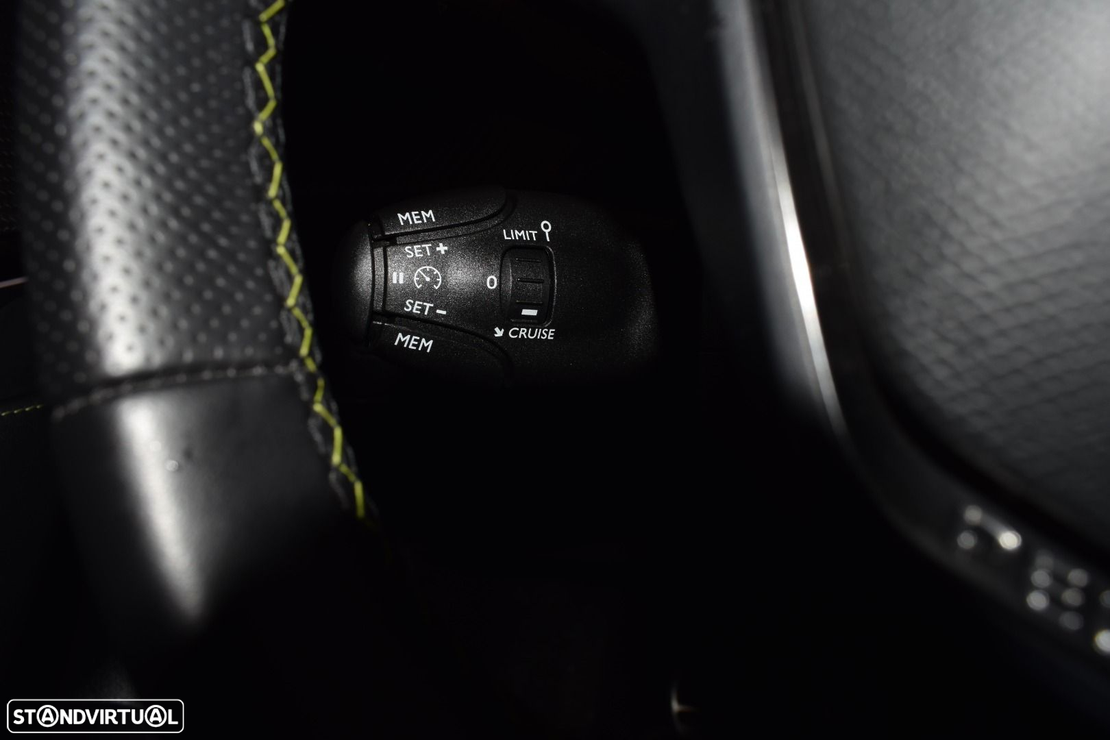 Peugeot 208 1.2 PureTech GT - 11