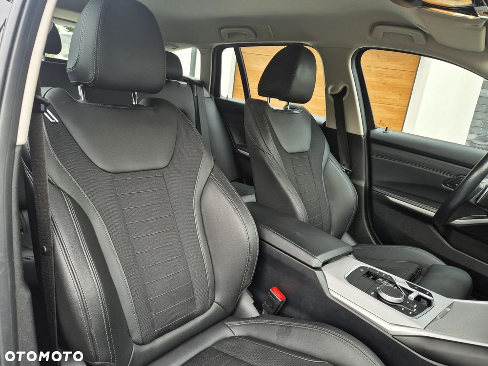 BMW Seria 3 318d MHEV M Sport - 12