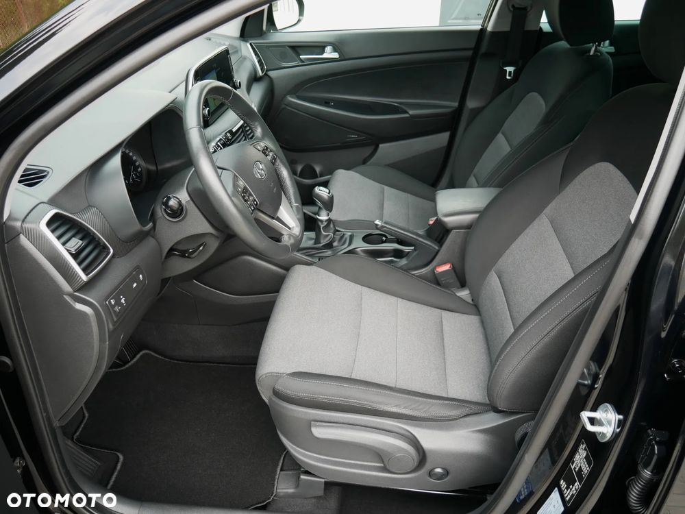 Hyundai Tucson 1.6 GDI BlueDrive Design 2WD - 19