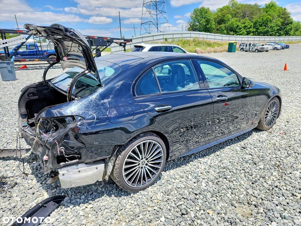 Mercedes-Benz Klasa C 300 4Matic 9G-TRONIC - 4