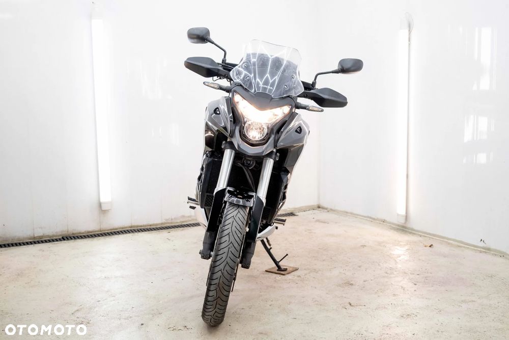 Honda VFR - 3