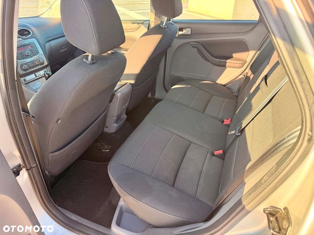 Ford Focus 1.8 Titanium - 13