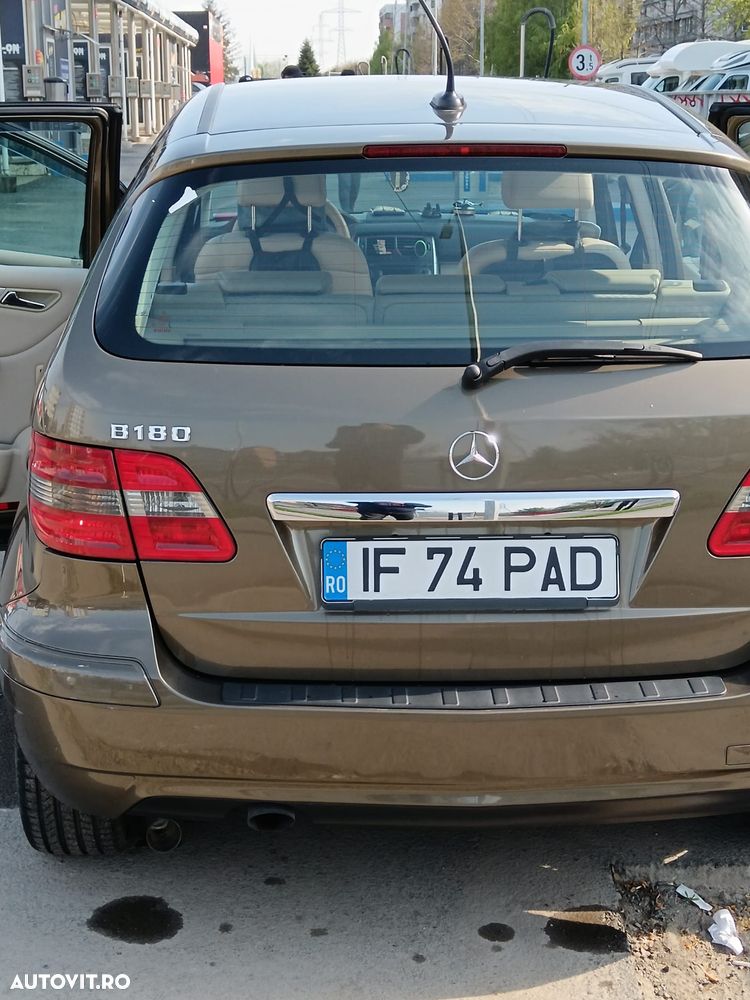 Mercedes-Benz B 180 Standard - 12