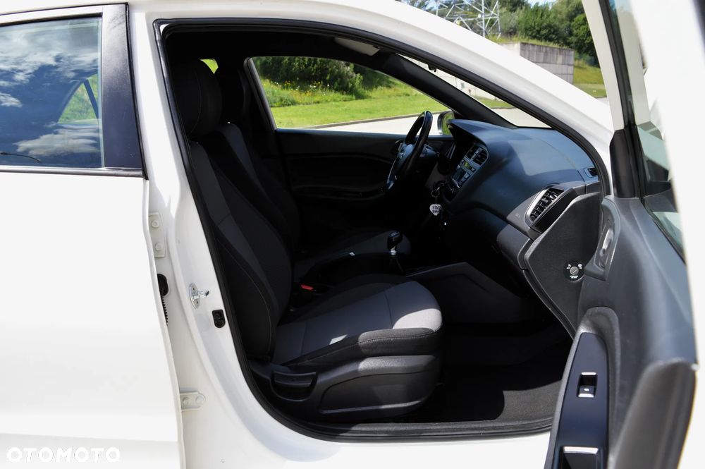 Hyundai i20 1.2 BlueDrive Classic + - 11