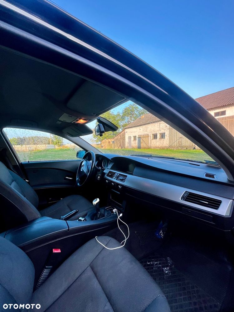 BMW Seria 5 523i - 12