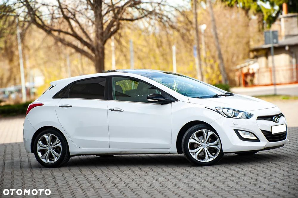 Hyundai i30 blue 1.6 CRDi Trend - 9