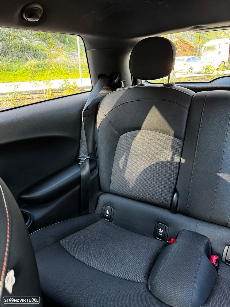 MINI 3 Portas One - 12