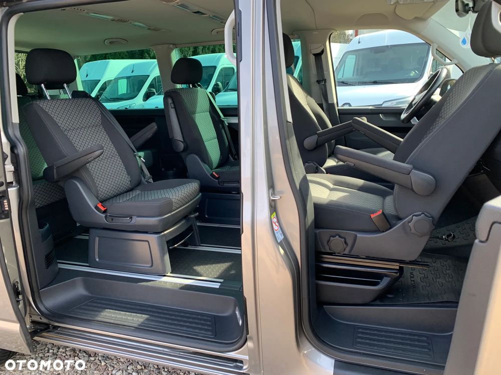 Volkswagen TRANSPORTER MULTIVAN BULLI T6.1, DSG 4Motion, T6 4x4 plus reduktor napędów, Model SALON POLSKA BULLY ORYGINAL!! Światła LED, Fotele obracane kapitańskie, Dynamiczne komfortowe zawieszenie!! 3 strefowa klimatyzacja, Felgi specjalne, Pakiet akustyczny, Stolik CAMPER.. - 12