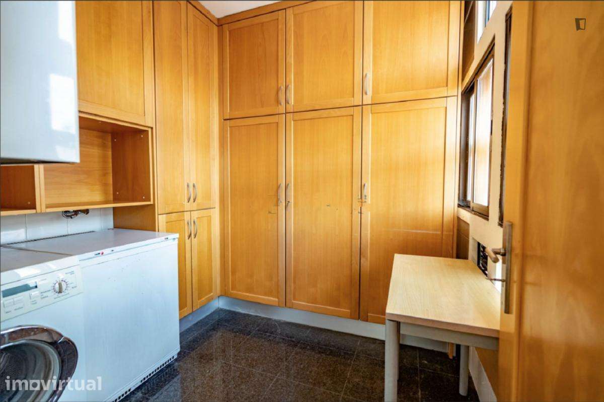 Quarto - localizado em  Coimbra - Grande imagem: 5/14