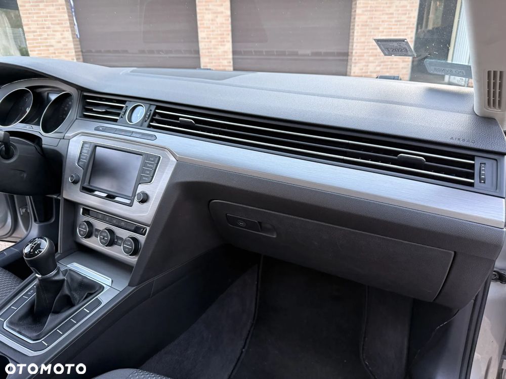Volkswagen Passat 2.0 TDI BMT Comfortline - 26