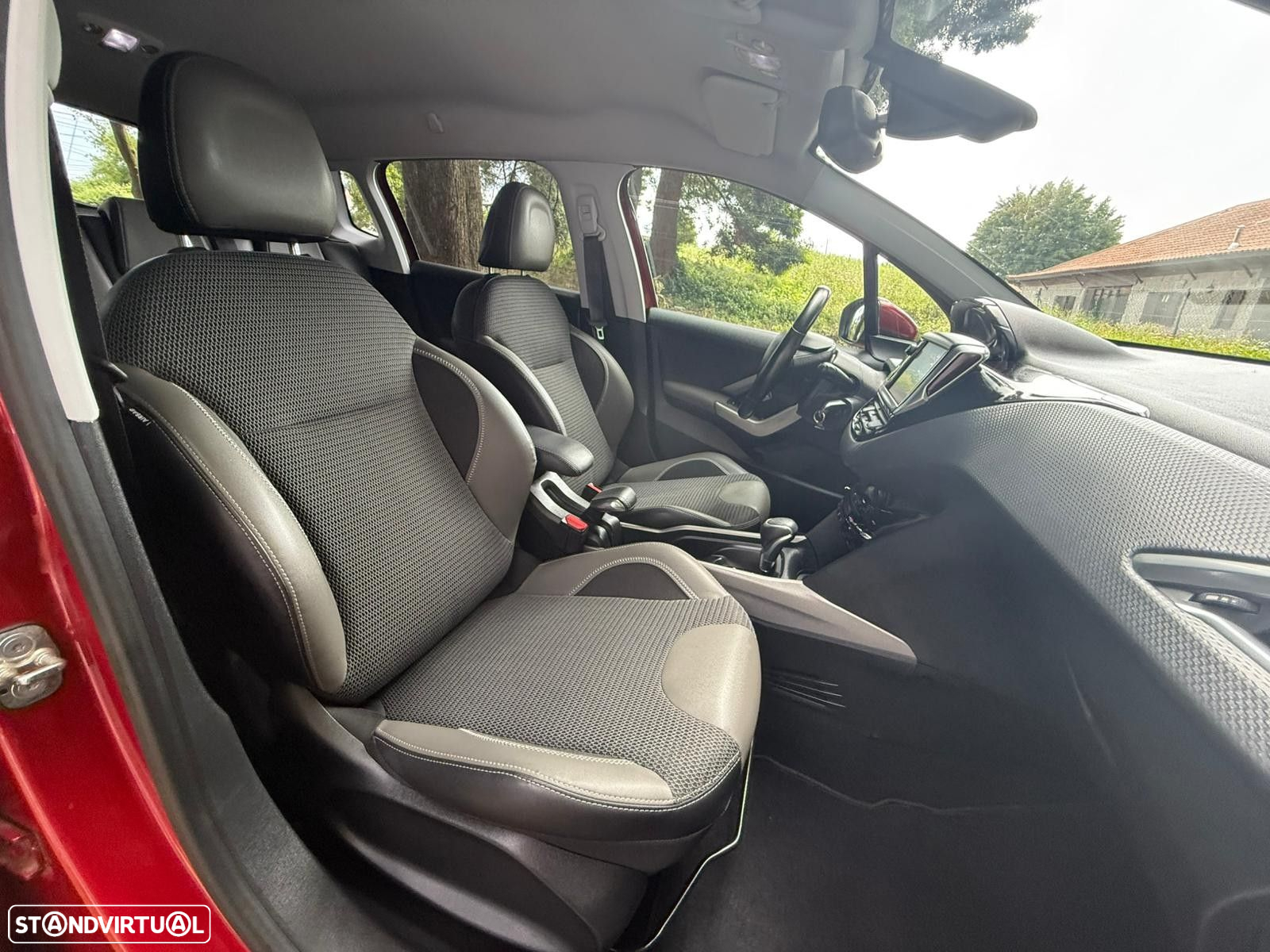 Peugeot 2008 1.2 PureTech Allure EAT6 - 15