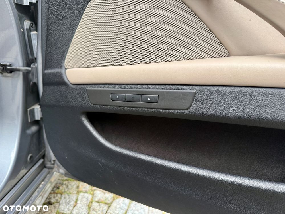 BMW Seria 5 535i xDrive Luxury Line - 33