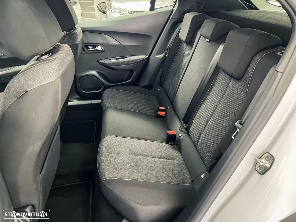 Peugeot 2008 1.2 PureTech SE Style - 11
