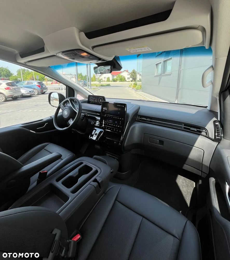 Hyundai Staria 1.6 T-GDI HEV Smart VIP - 13