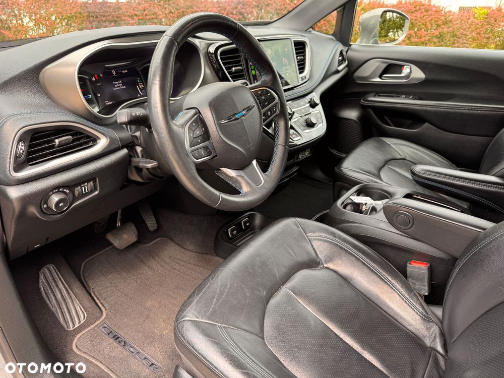 Chrysler Pacifica - 17