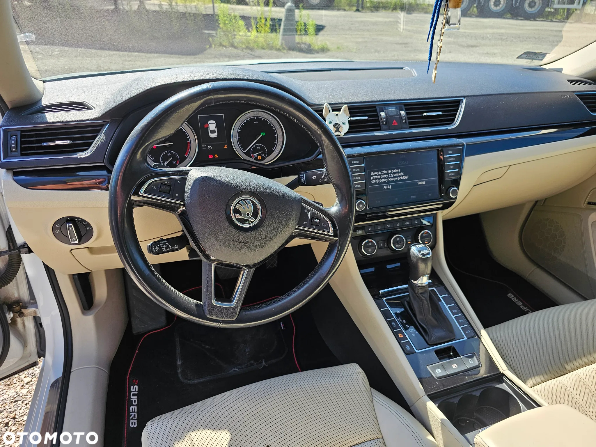 Skoda Superb 2.0 TDI L&K DSG - 19