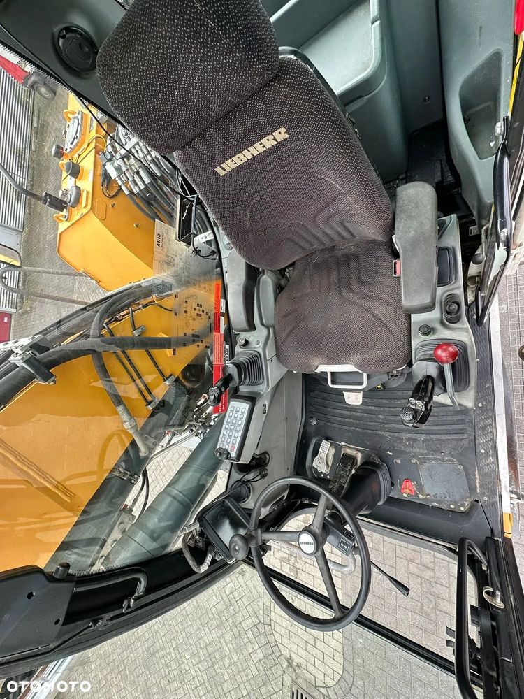 Liebherr A918 - 4