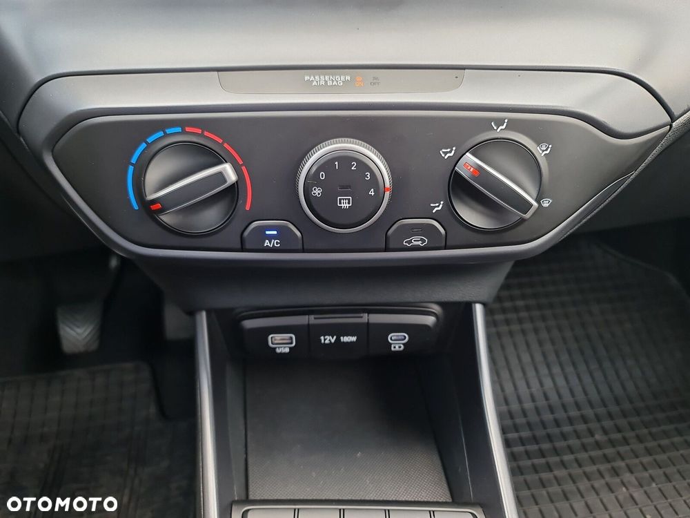 Hyundai i20 1.2 Pure - 24