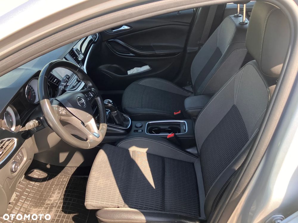 Opel Astra 1.2 T Business Edition S&S - 10