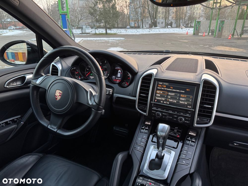 Porsche Cayenne Platinum Edition - 30