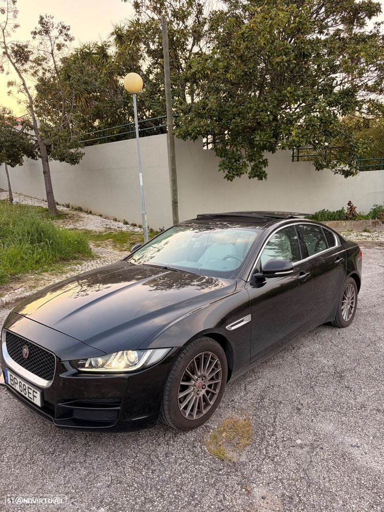 Jaguar XE 2.0 D Prestige Aut. - 32