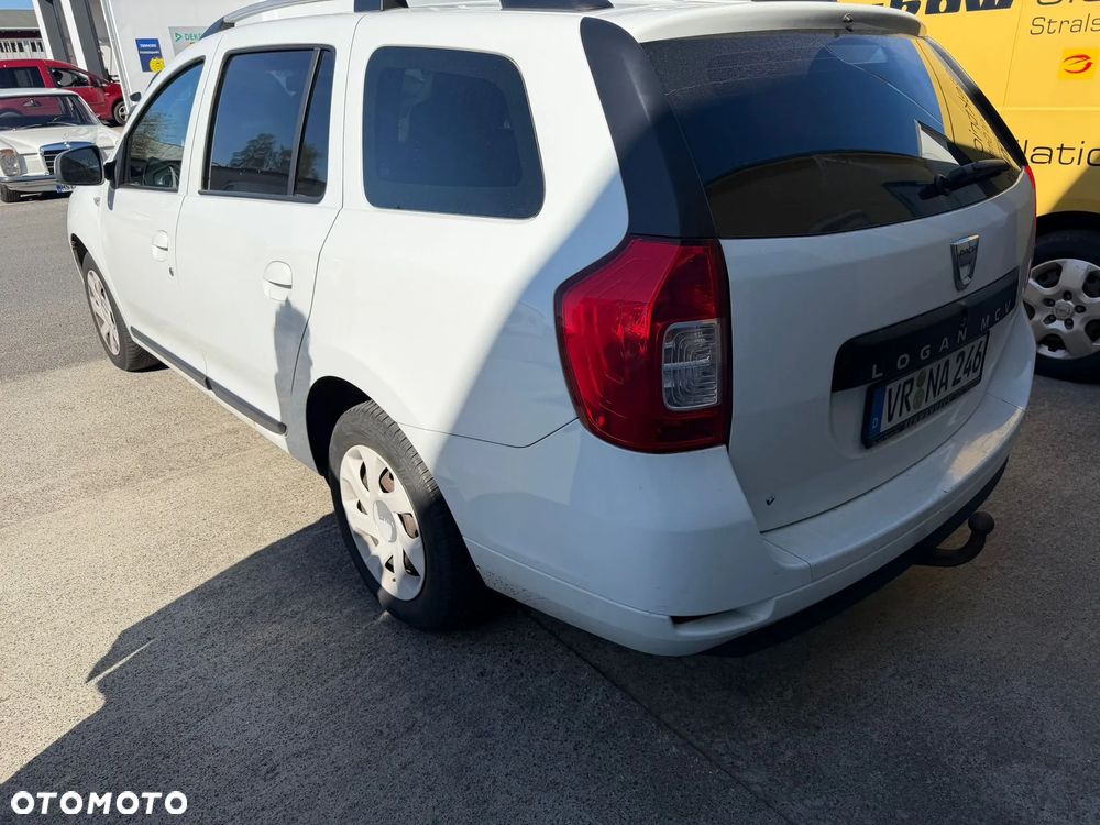 Dacia Logan 1.2 16V 75 Essentiel - 4