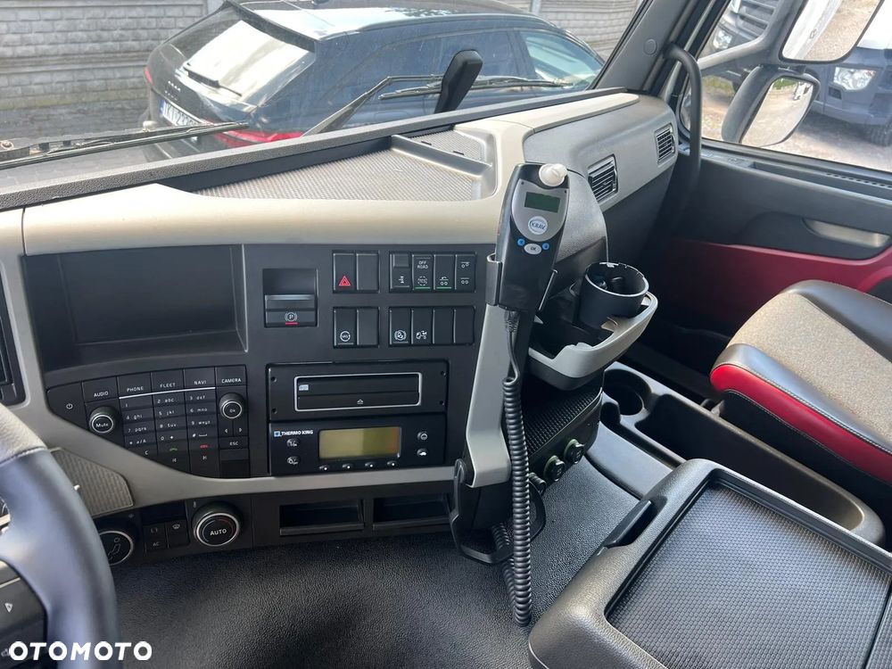 Volvo FM 370 / 6x2 / Chłodnia / Winda / - 26