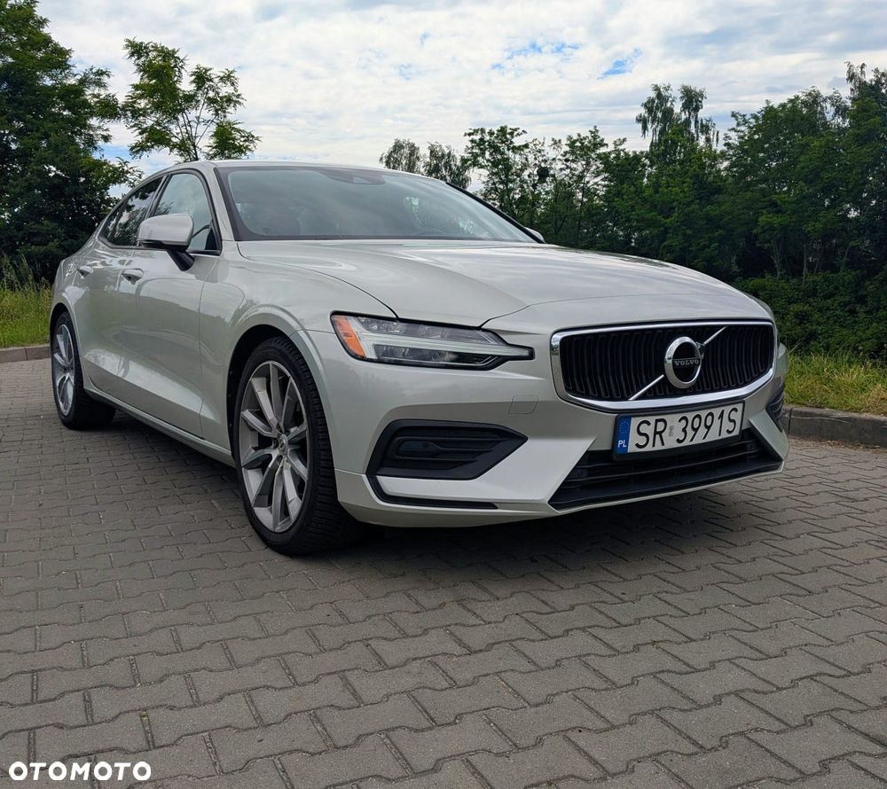 Volvo S60 T5 Momentum Pro - 1