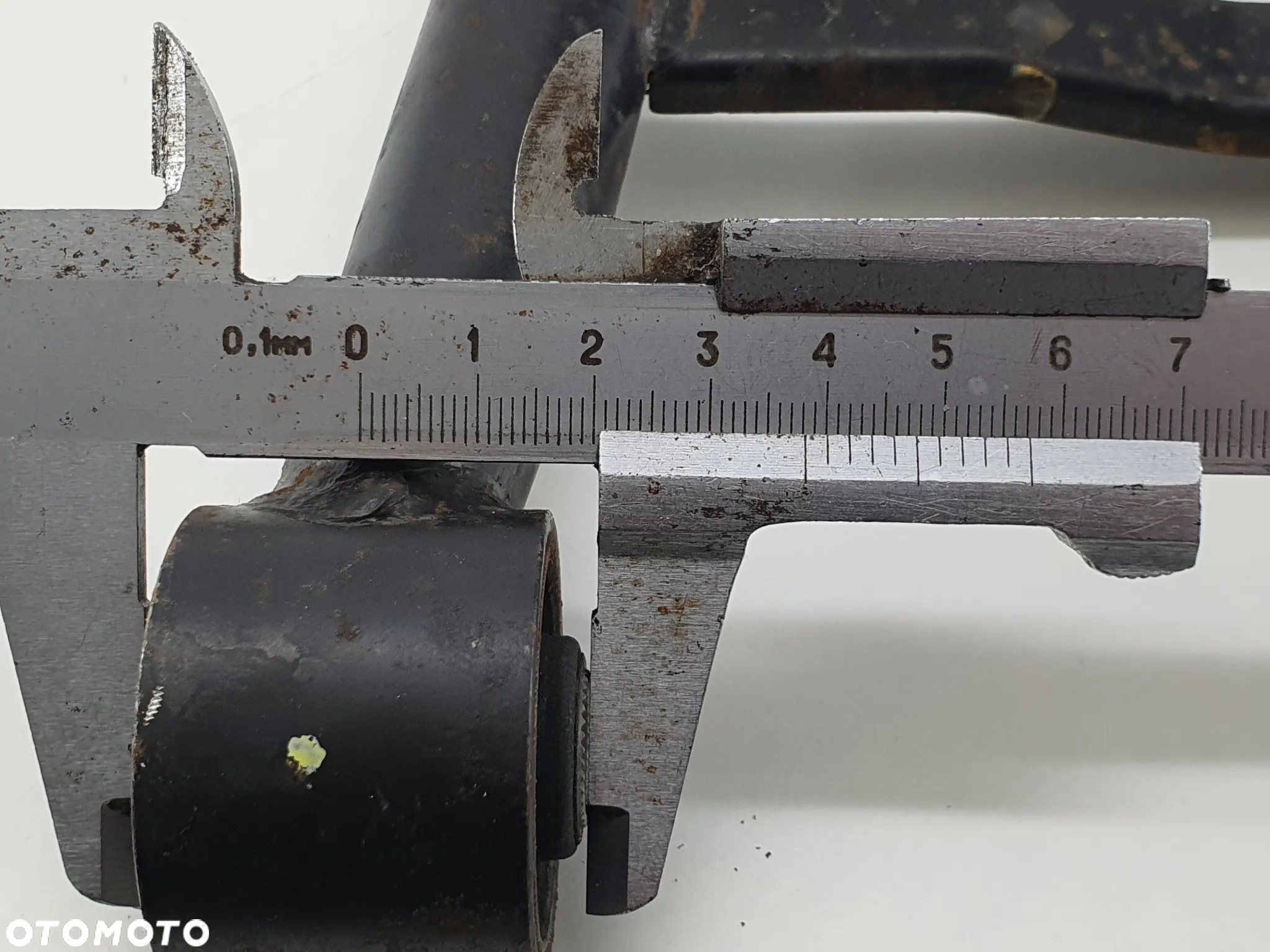 WAHACZ LEWY PRZOD DOLNY SWORZEN  TGB BLADE 550 - 12
