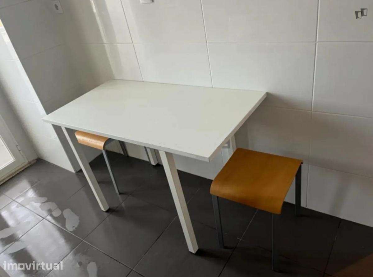 Quarto - localizado em Ajuda Lisbon - Grande imagem: 2/13