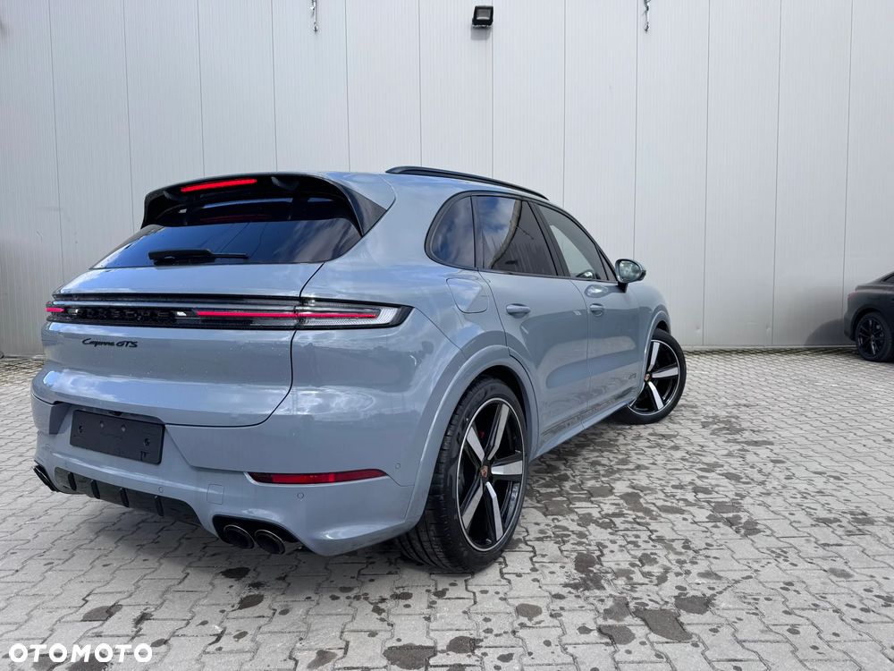 Porsche Cayenne - 5