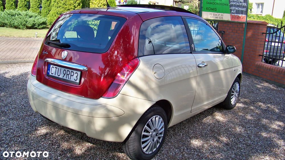 Lancia Ypsilon 1.2 16v Class - 8