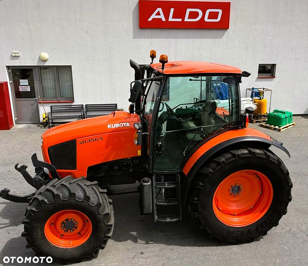 Kubota M135GX-III - 15