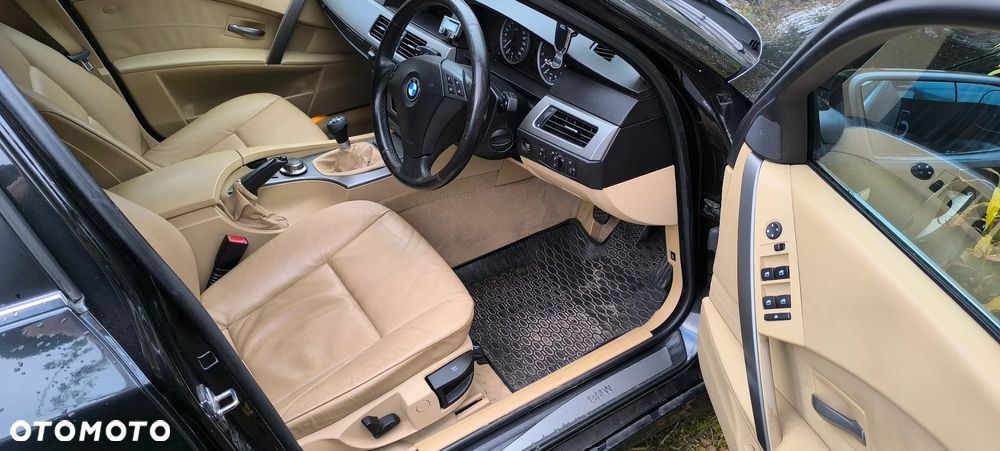 BMW Seria 5 523i - 12