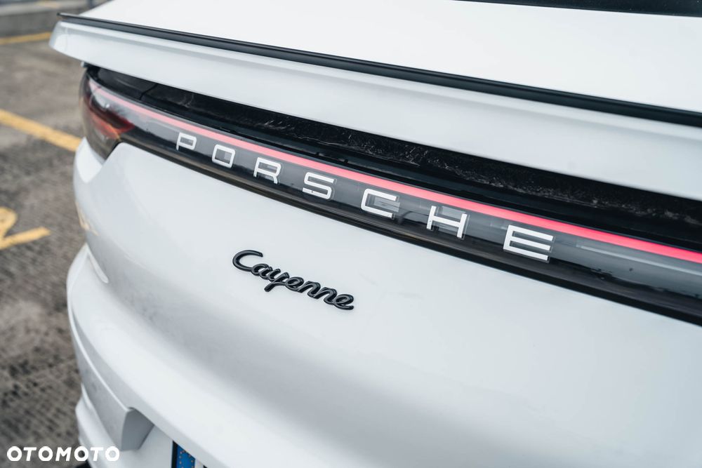 Porsche Cayenne Coupe E-Hybrid - 15