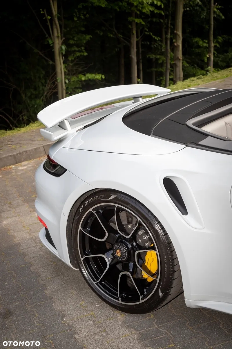 Porsche 911 Carrera Turbo S Cabrio - 11