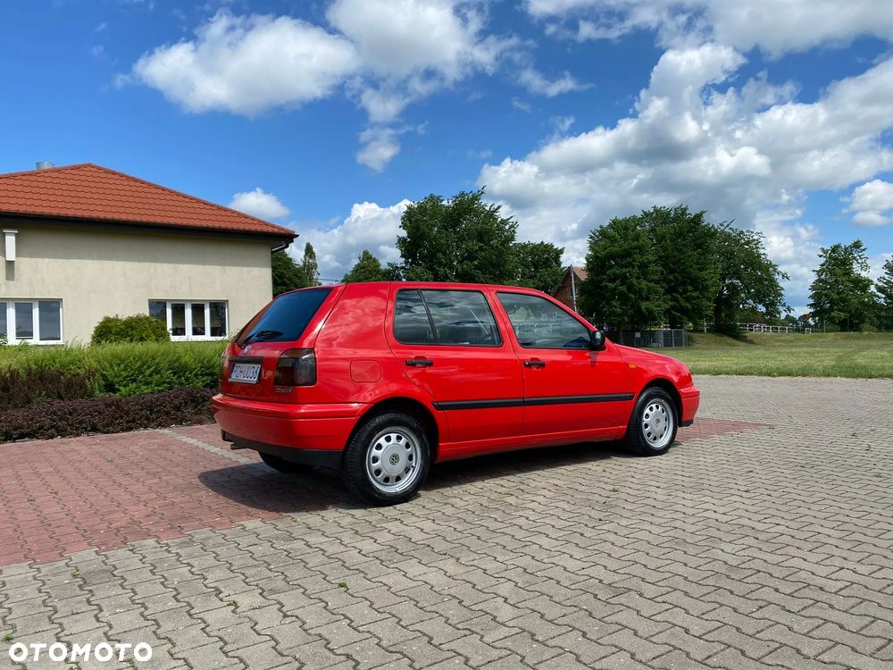 Volkswagen Golf - 11